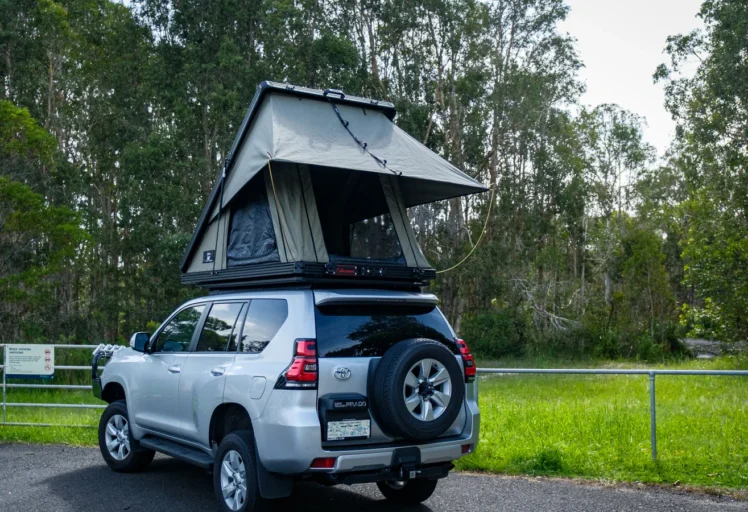 Land Cruiser Rooftop Camper